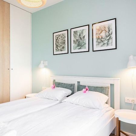 Apartment Walonska With Free Parking Wroclaw By Noclegi Renters Dış mekan fotoğraf