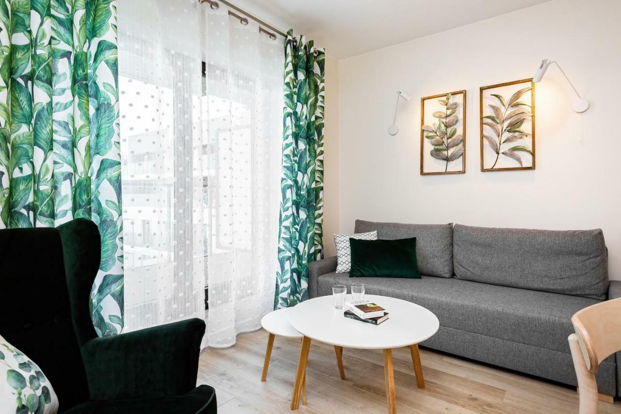 Apartment Walonska With Free Parking Wroclaw By Noclegi Renters Dış mekan fotoğraf